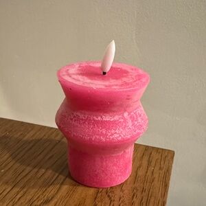 Ashland Vivid Pink Sculpted Candle